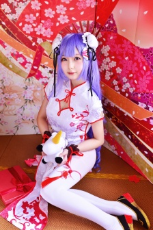 年轻女老师在线观看